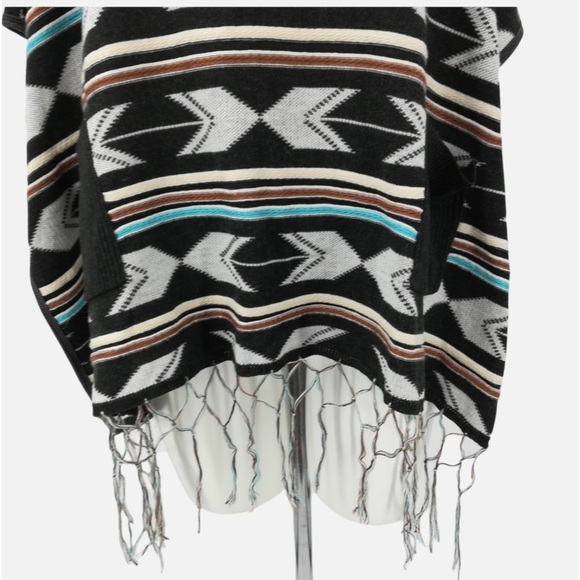 Double Zero Turtleneck Fringe Poncho Size M Boho Southwest Pockets Western - Picture 4 of 11